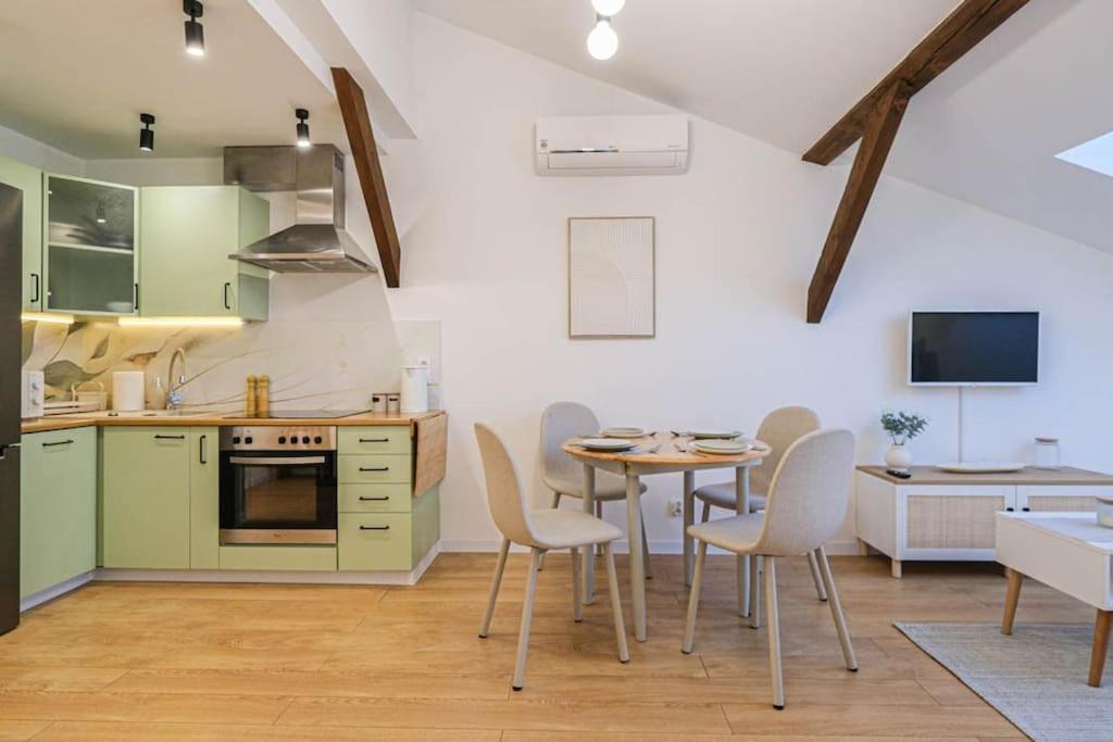 Cozy Loft Under The Wawel Sky Apartment Krakow Luaran gambar